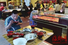 金价大跌引发抢购潮，门店火爆到限购