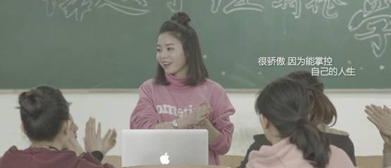 面对争议，丈夫力挺身患残疾的00后孕妇，勇敢回怼恶评