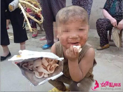 连线遭虐打致死3岁男童的妈妈，痛苦、愤怒与反思