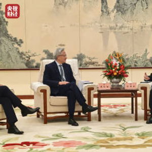 黄仁勋，坚定不移服务中国市场