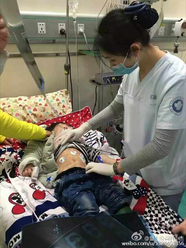 继母将女孩关厕所虐待致死获死刑，反思与警示的社会热点深度剖析