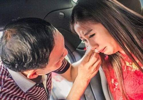 新婚夜，傻子老公抱紧了我（94集）