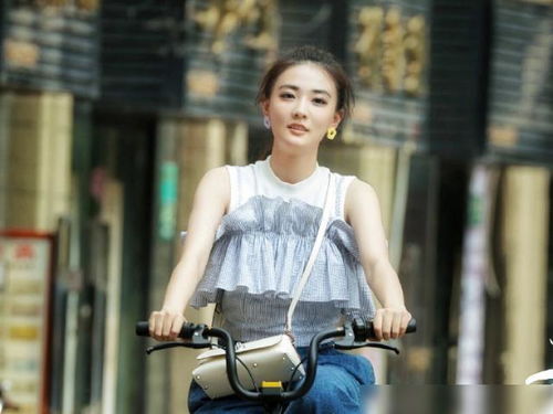 穿越成女明星与霸总的恋爱之旅（第1-10集）