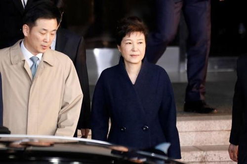 朴槿惠参加韩国大选提前投票，历史时刻与个人选择