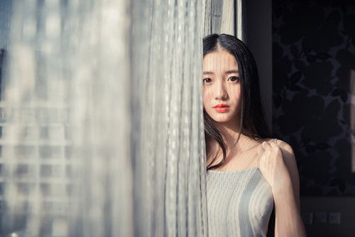 赖上美女总裁（90集）韩雨轩，权力与情感的交织
